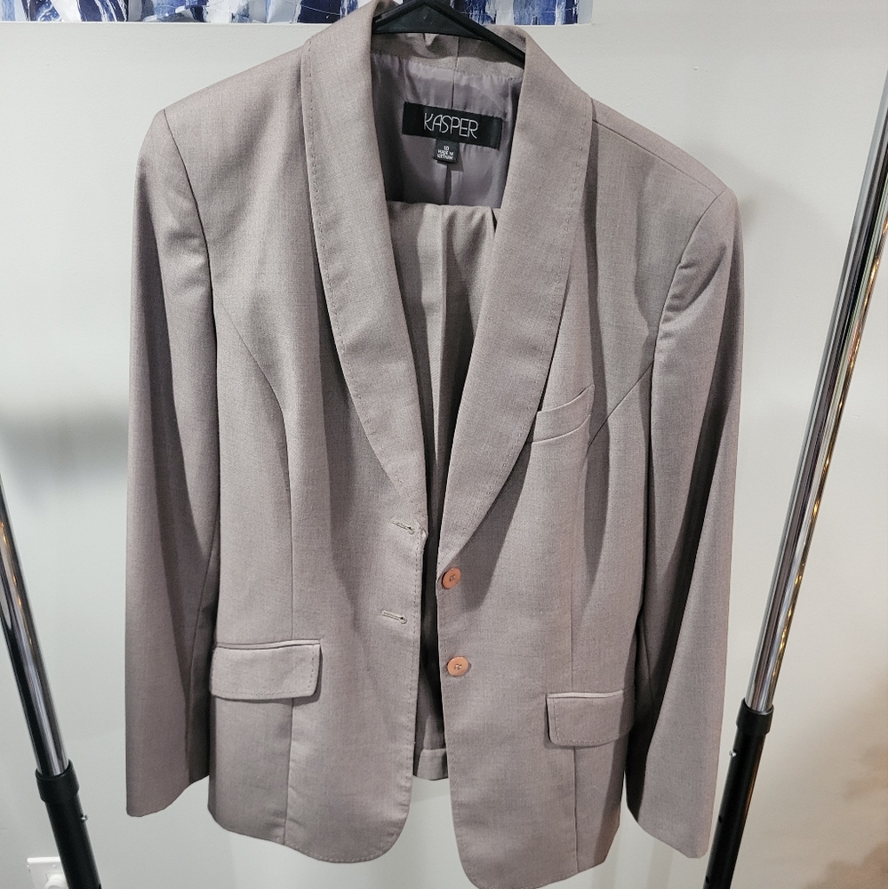 Kasper Gray pants suit size 10